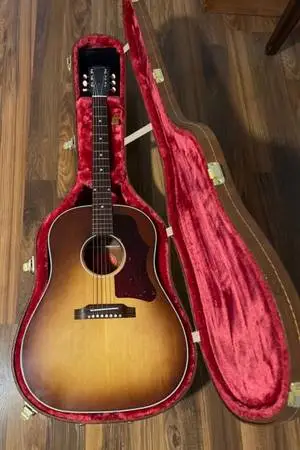 Gibson J-45 satin burst