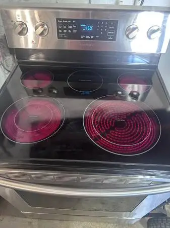 Samsung stove like new