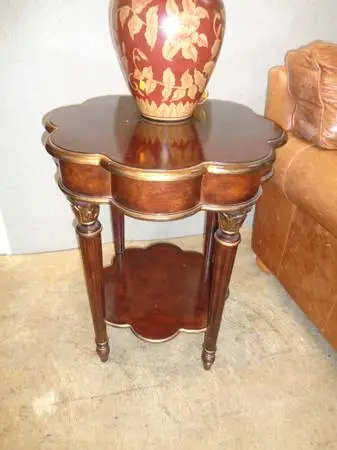 Round Scalloped Edge Wood Side Table