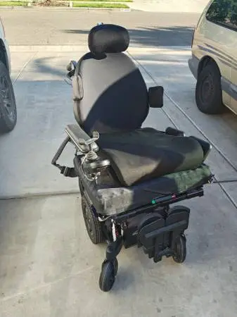 Q300 M mini power chair 3000 firm NEW see pictures for details specs