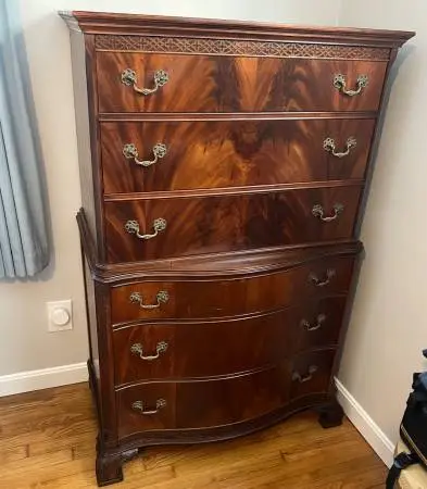 Beautiful Vintage 4 Piece Bedroom Set - Dressers, Mirror and Headboard