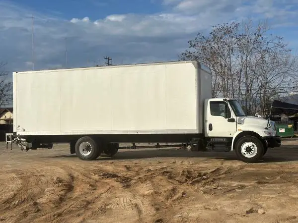 28 Foot box at your Service!
