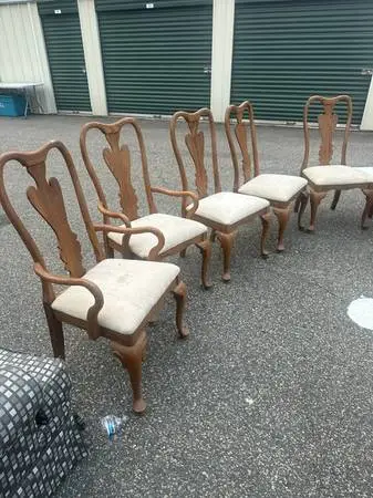 DINING CHAIR