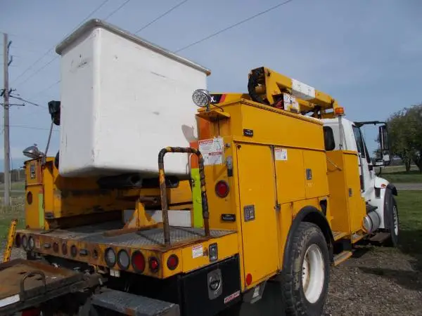 2013 terex/hi-ranger  55 ft. working height material handler