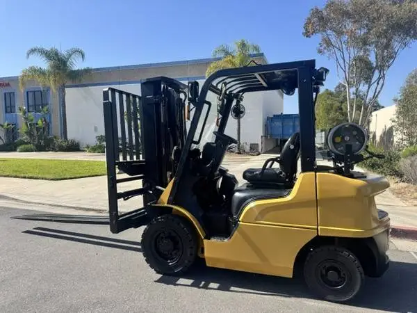 CATERPILLAR 5000lb PROPANE FORKLIFT