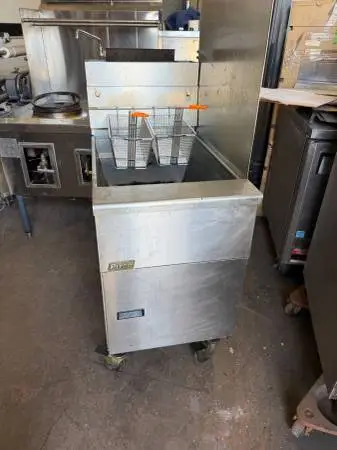 Pitco VF65 Commercial Fryer 65lb Gas Restaurant Equipment