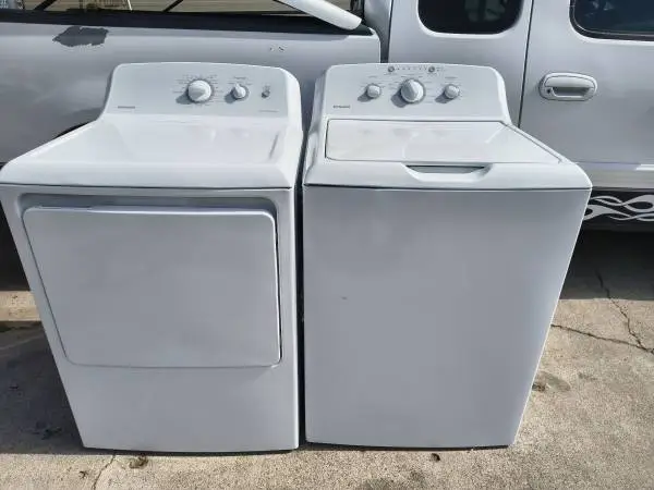 Hotpoint washer and gas dryer