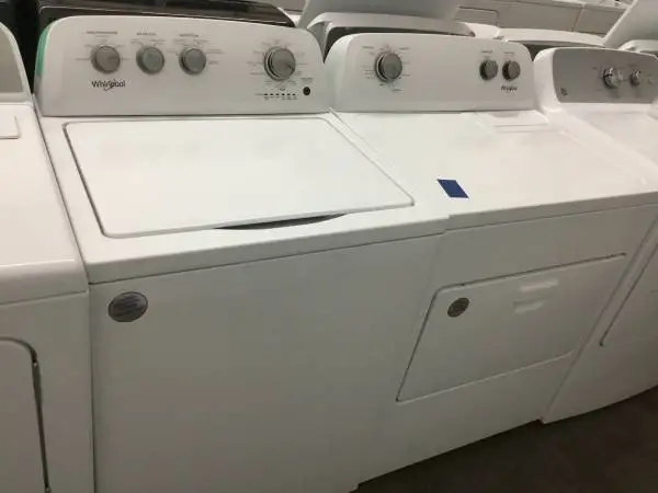 Whirlpool Washer and gas Dryer set