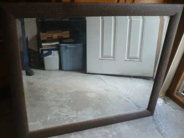 2 Mirrors