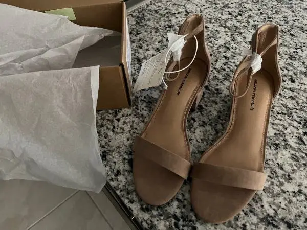 New brown/tan heels size 7