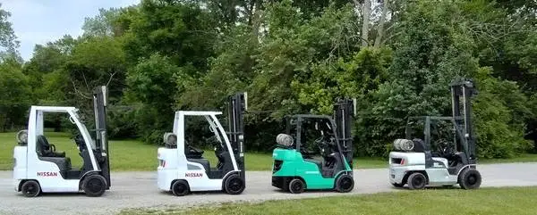 Forklifts Nissan & Mitsubishi & Princeton Delivery Systems PB-70