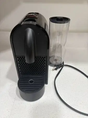 Nespresso U - capsule espresso machine (model D50)