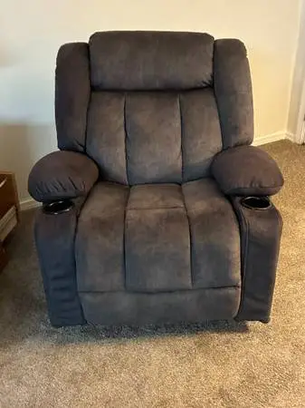 2 QTY (HIS AND HERS)MASSAGE RECLINERS~MUST SELL~BLOWOUT! FOR BOTH!!
