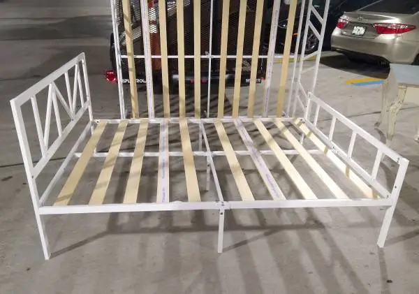 Contemporary Wood/Metal Full/Queen Bed Frames, And Quality Mattresses