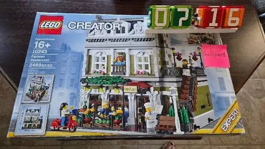Lego #10243, Parisian Restaurant, Excellent Condition...Just Reduced
