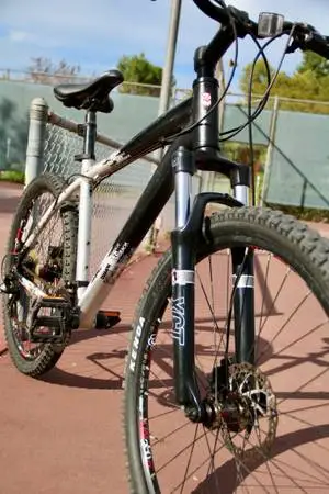 Diamondback 26” Med Disk brakes; Rides Like New