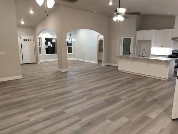 ⚜️ QUALITY FLOORING INSTALLATION ⚜️ LVP/TILE/LAMINATE ⚜️ $1.50