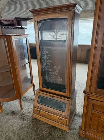 12 Gun Solid Wood Cabinet