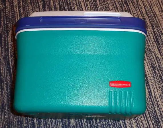 Rubbermaid Personal Cooler