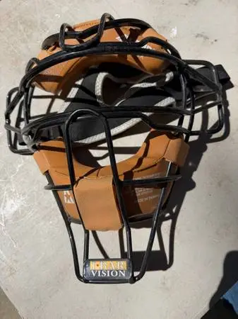 Catchers mask softball / baseball