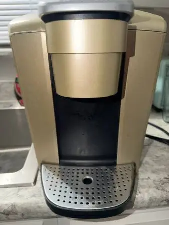 KEURIG ELITE GOLD COFFEE MAKER-EX COND