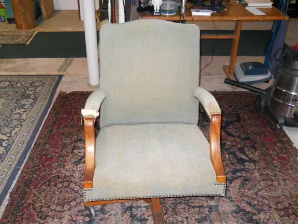 Buy Me Now ! Antique Executive Office chair 1950s