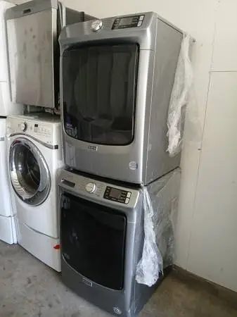 Commercial quality maytag extra power washer and gas dryer