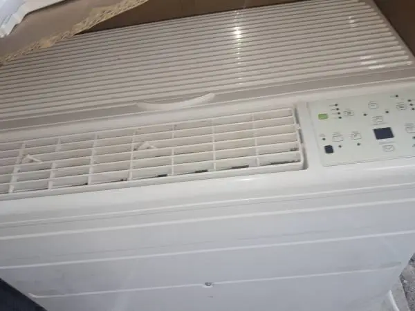 Wall  air conditioning  14000 BTU