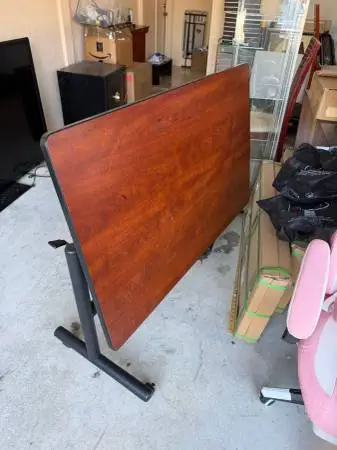 table adjustable