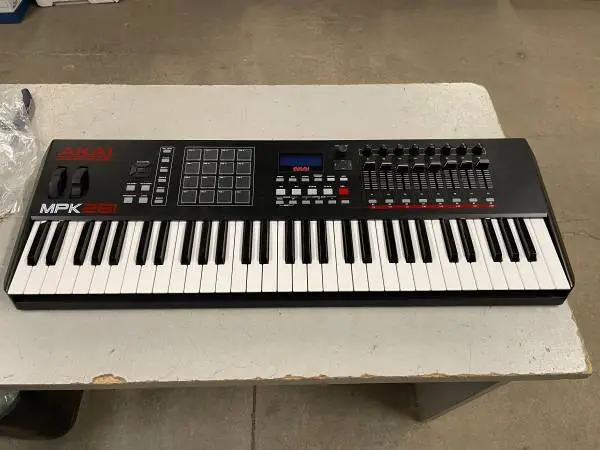 AKAI MPK261 PROFESSIONAL 61 KEY USB MIDI CONTROLLER KEYBOARD