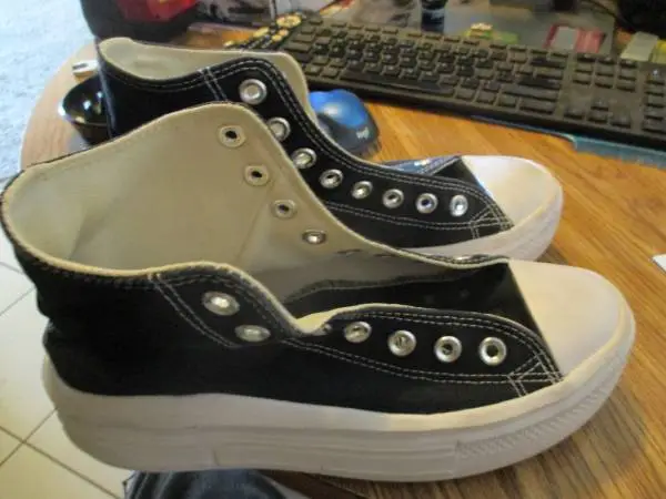 CONVERCE, All Stars. Size 8.