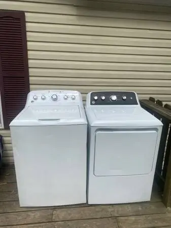 GE washer and dryer set