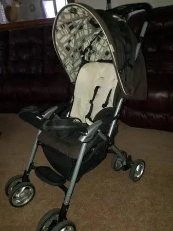 Child Stroller.100 % Clean.Its spotless