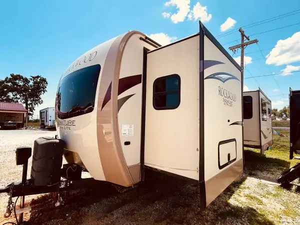 17 Rockwood Travel Trailer 3 Slides SAVE HUGE!!!
