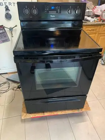 Stove oven - black like new