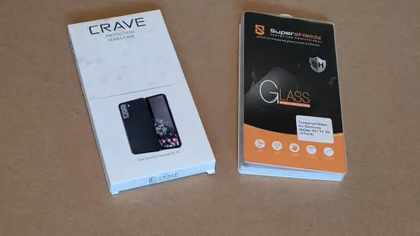 Samsung S21 FE Phone Cover & Screen Protectors