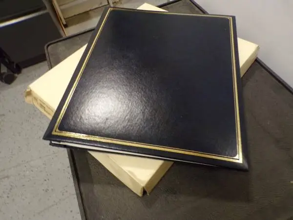 Heritage Collection ScrapBook 30 White Mounting Sheets