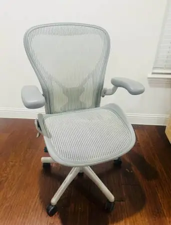 Herman Miller Aeron Size A, B , C posture fit Mineral fully loaded in perfect co