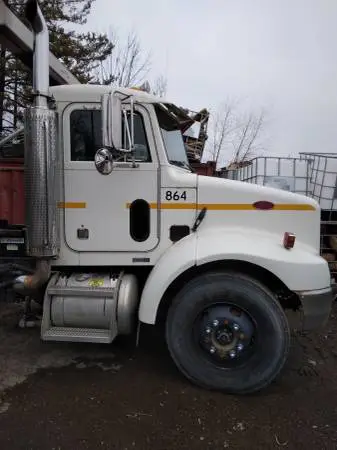 2000 Peterbilt Hook Lift Truck