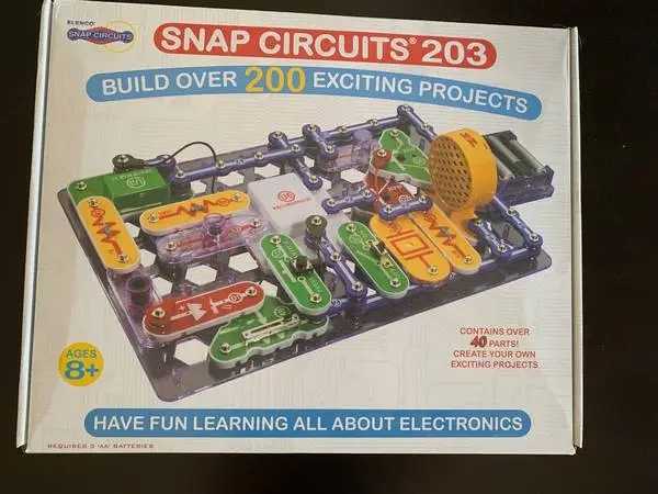 SNAP CIRCUITS - electronics learning kit for kids 8+