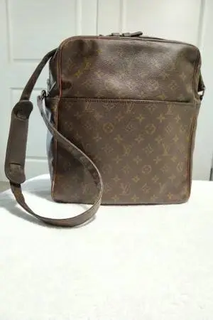 Authentic Louis Vuitton Vintage GM Messenger Bag