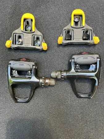 Shimano Road Pedals and Cleat Set