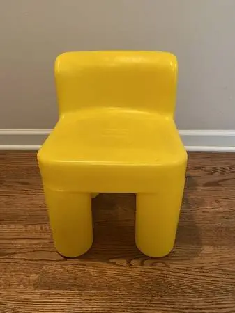 ♥ ♥ ♥ VINTAGE LITTLE TIKES YELLOW CHAIR