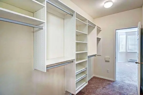 1 bed 1 bath ready to view now! Visit our community today!