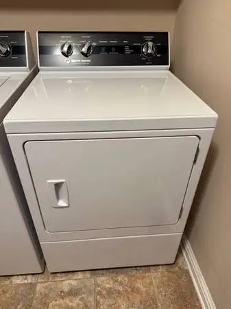 Speed Queen Gas Dryer Model DR5003WG