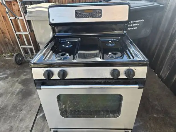 We BUY GAS Stove Uesd/New Washers and refrigerators Used