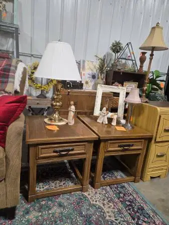 Side Table w/Drawer