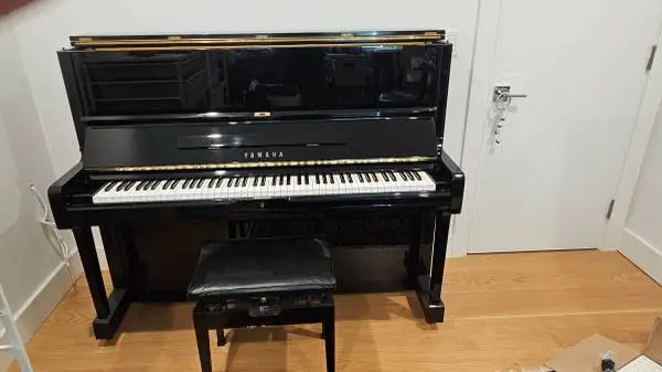 Yamaha U1A Professional Upright Piano – Excellent Conditio
