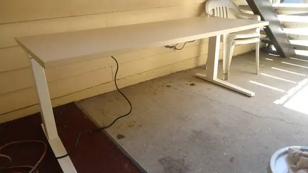 Sit & Stand Adjustable Table