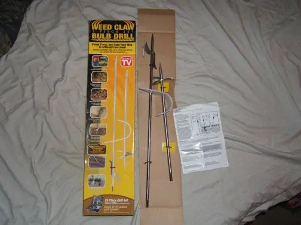 NEW IN BOX WEED CLAW, BULB DRILL (2pc Set) AS SEEN ON TV REMOVE WEEDS